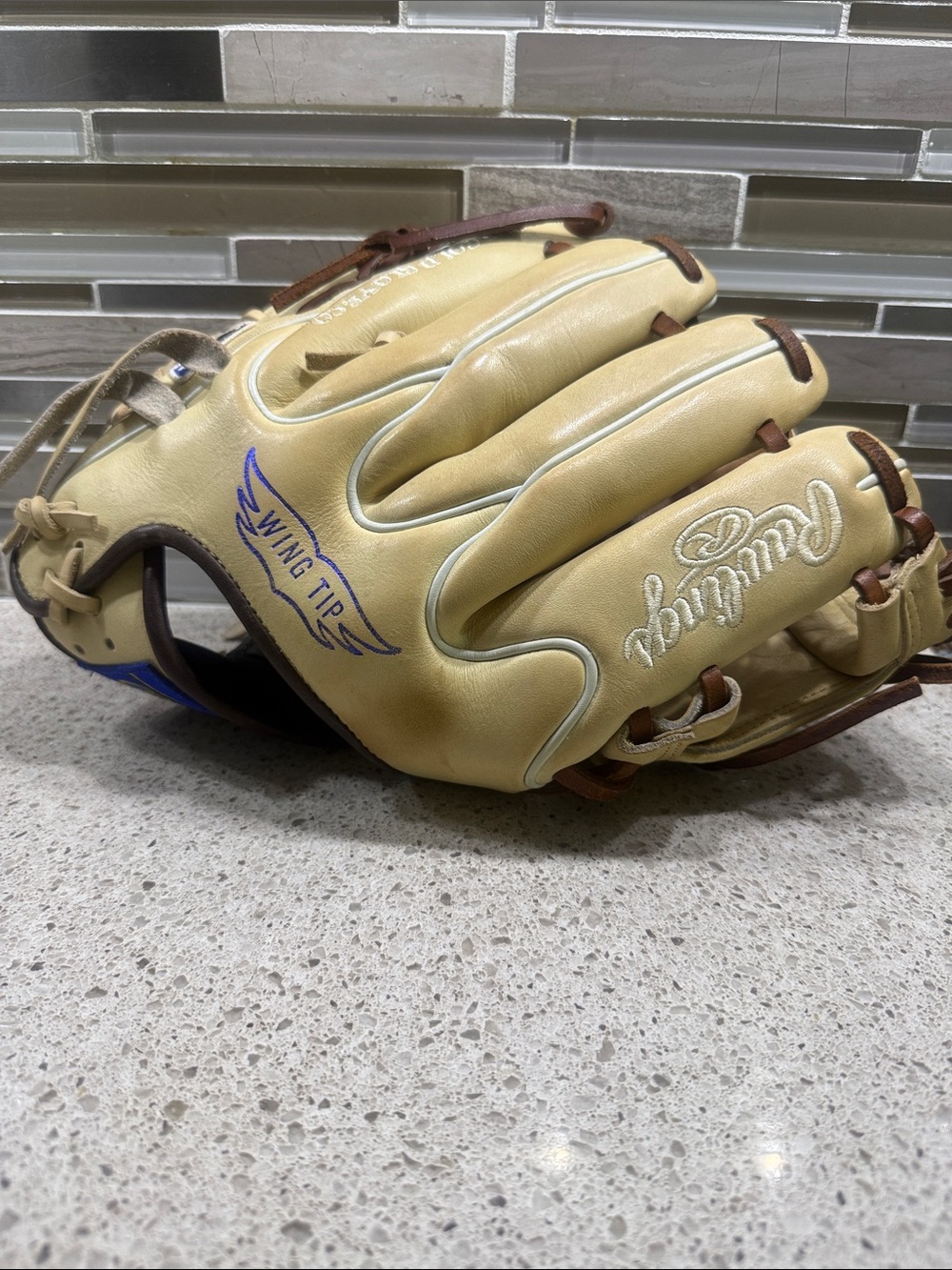 Rawlings Baseball Glove